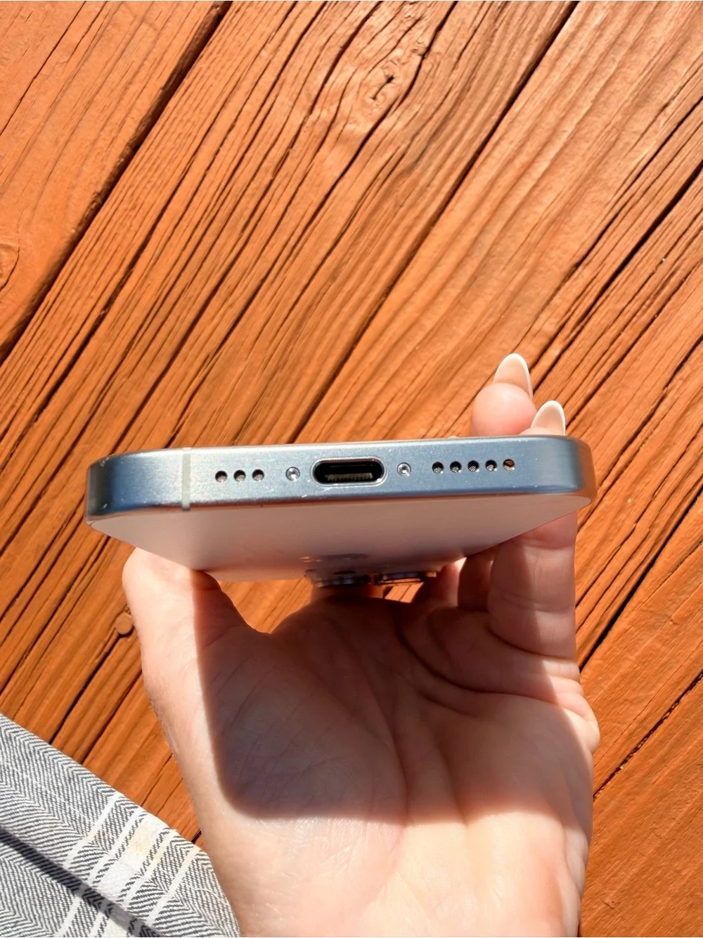 Apple iPhone 15 Pro 1TB White Titanium AT&T Locked Works perfect